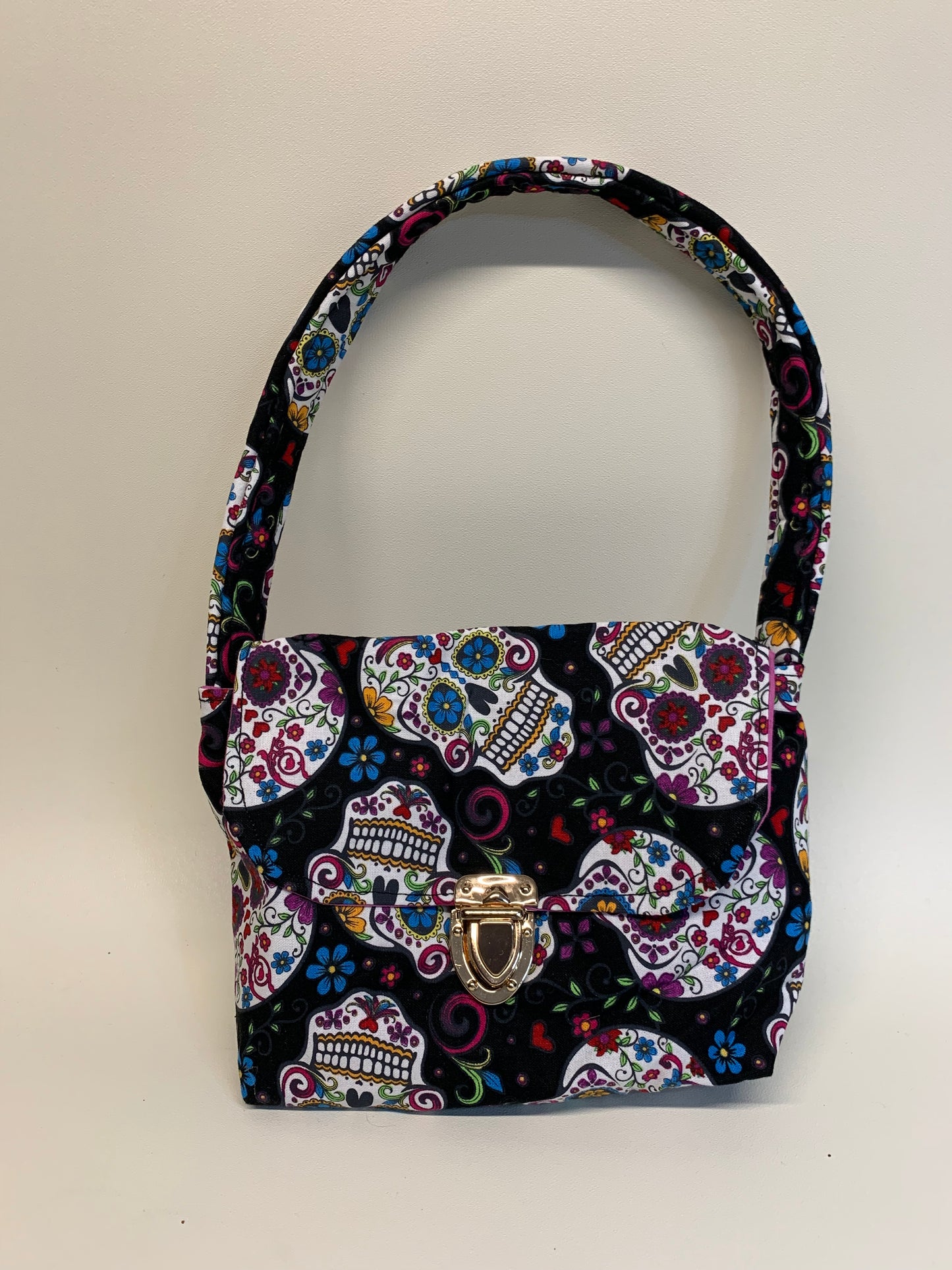 Purse - Black with white skulls, lined
