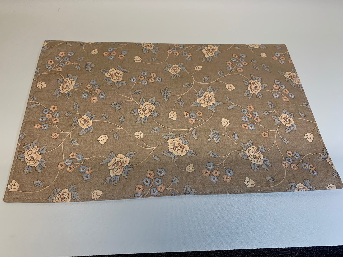 Placemat -Beige with flowers - 11 1/2" x 17"