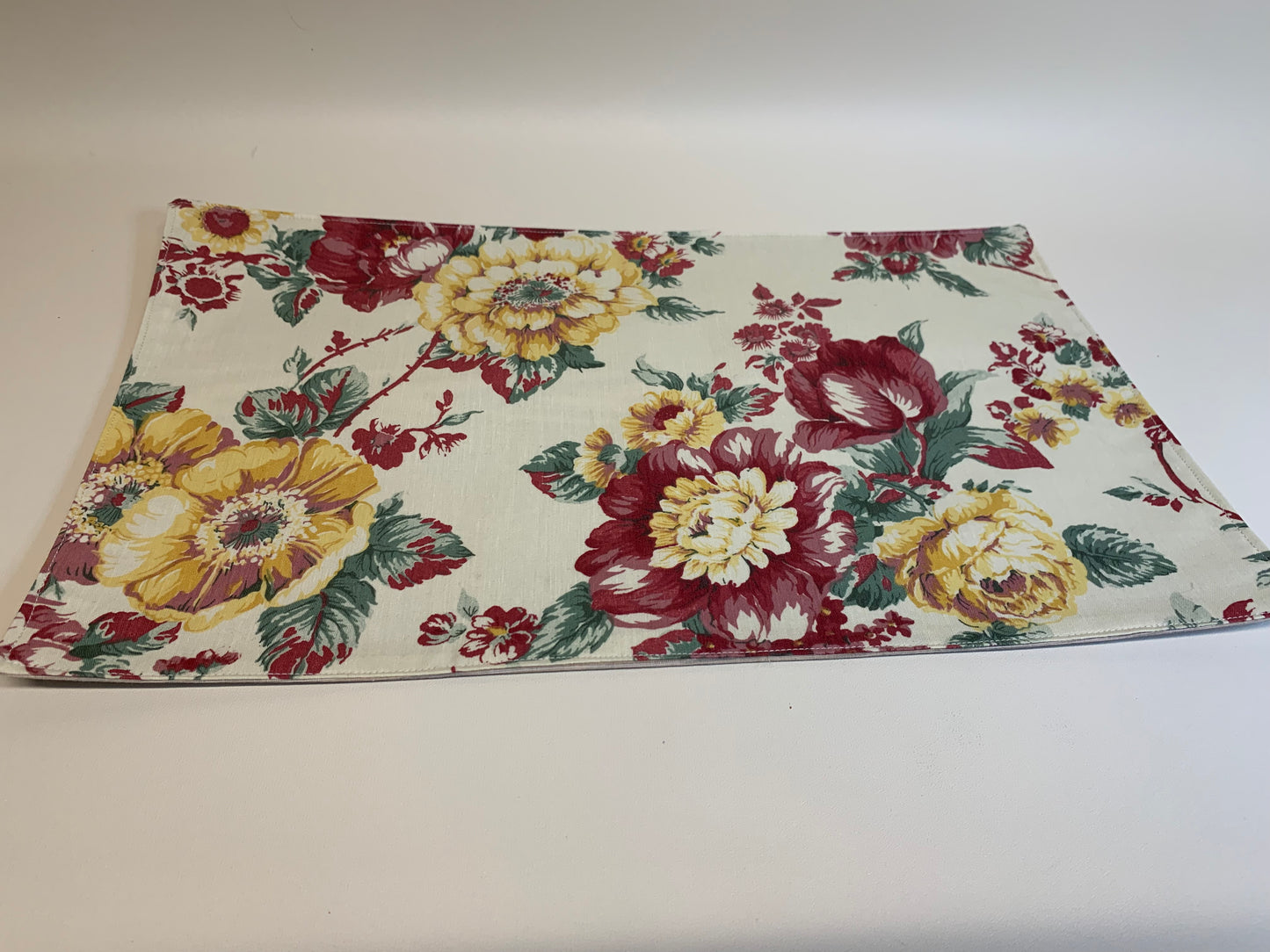 Placemat -Floral pattern - 11 1/2" x 17"