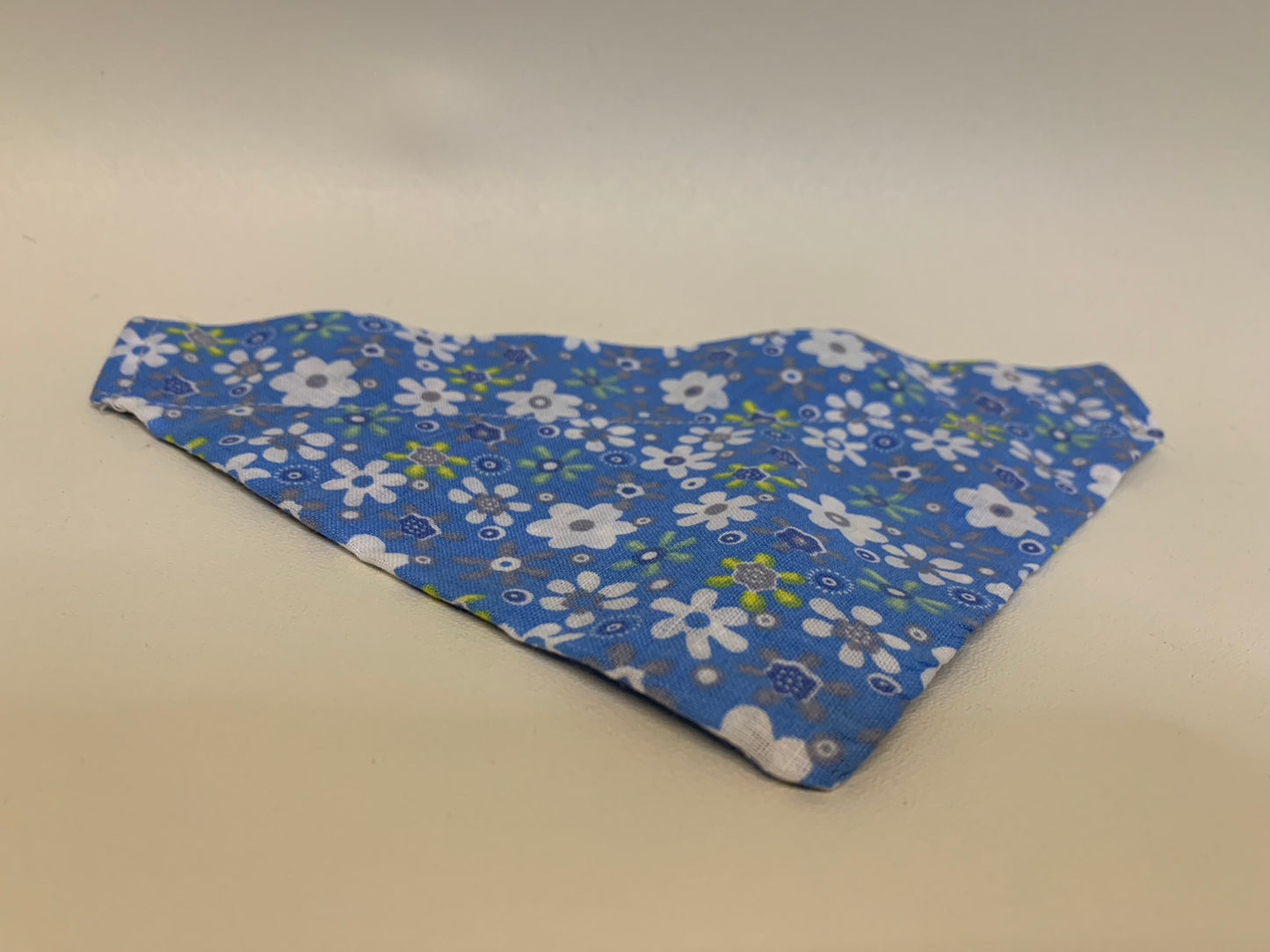 Dog Bandana -White flowers on light blue - for 1 inch collar