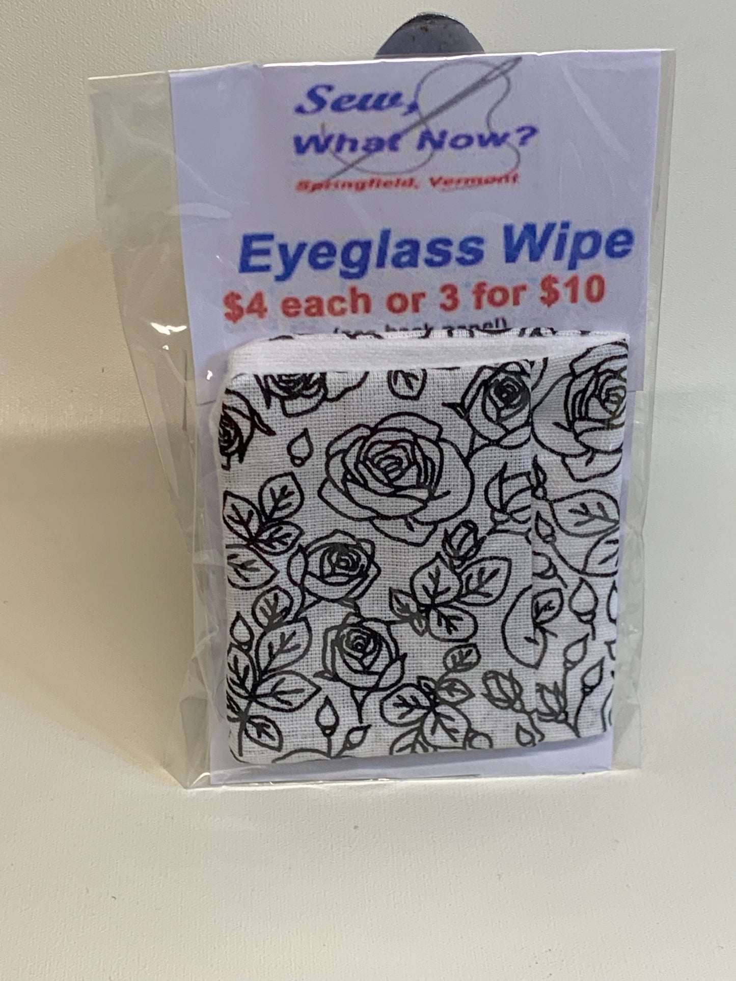 Eyeglass Wipe - white with roses