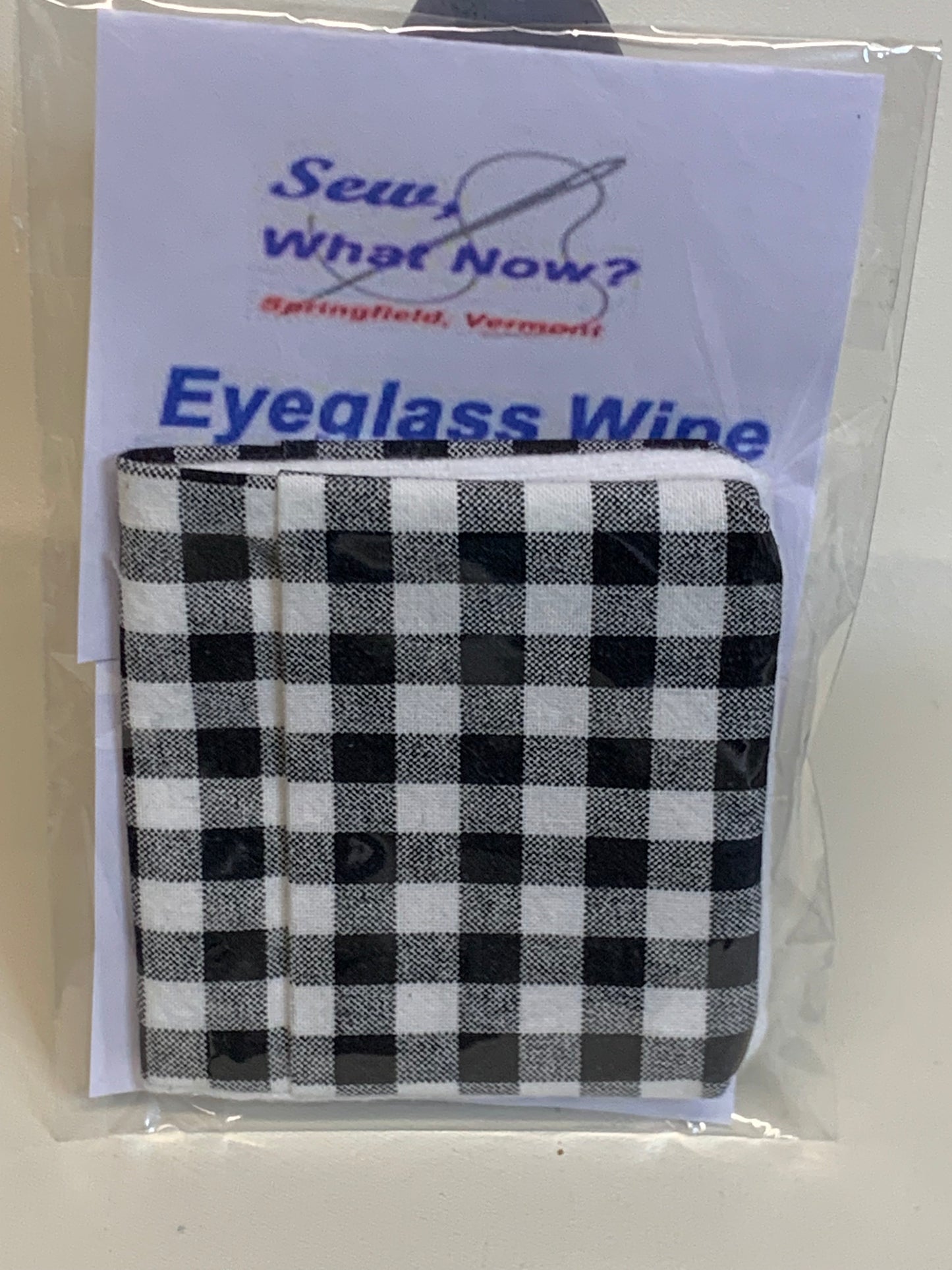 Eyeglass Wipe - Black and white plaid