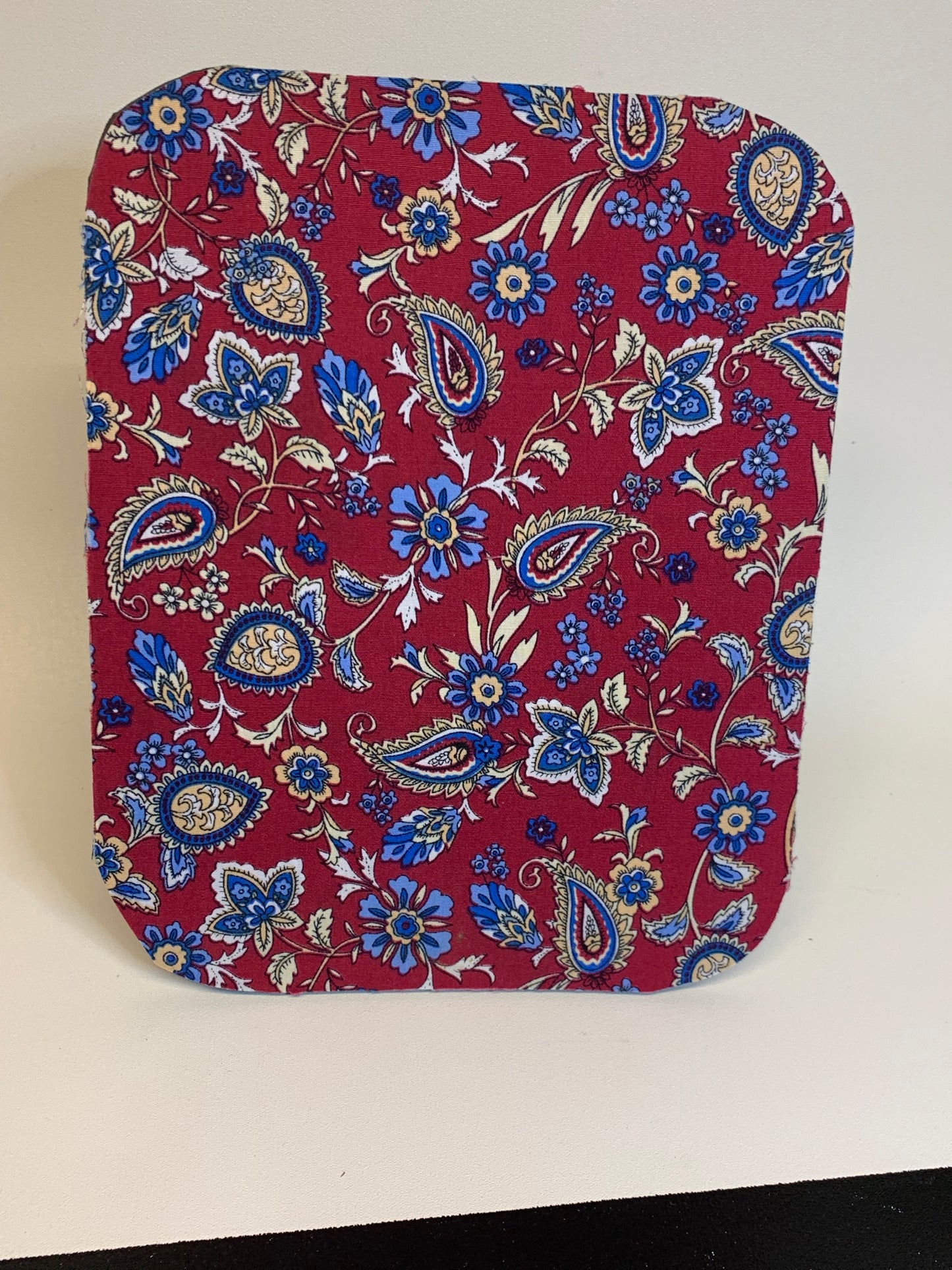 Mouse Pad - 7 1/2" x 9" - Red with white/blue paisley
