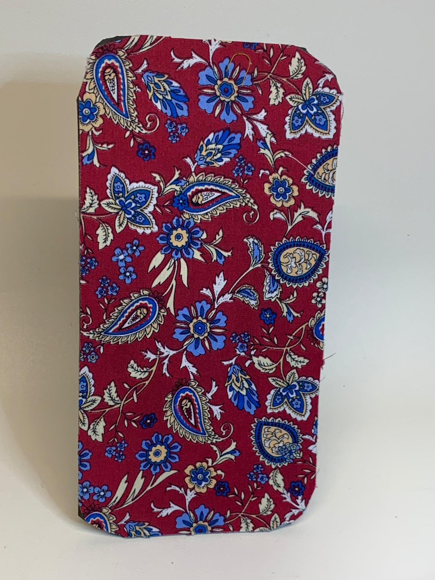 Mouse Pad - 4 1/2" x 9" - Red paisley