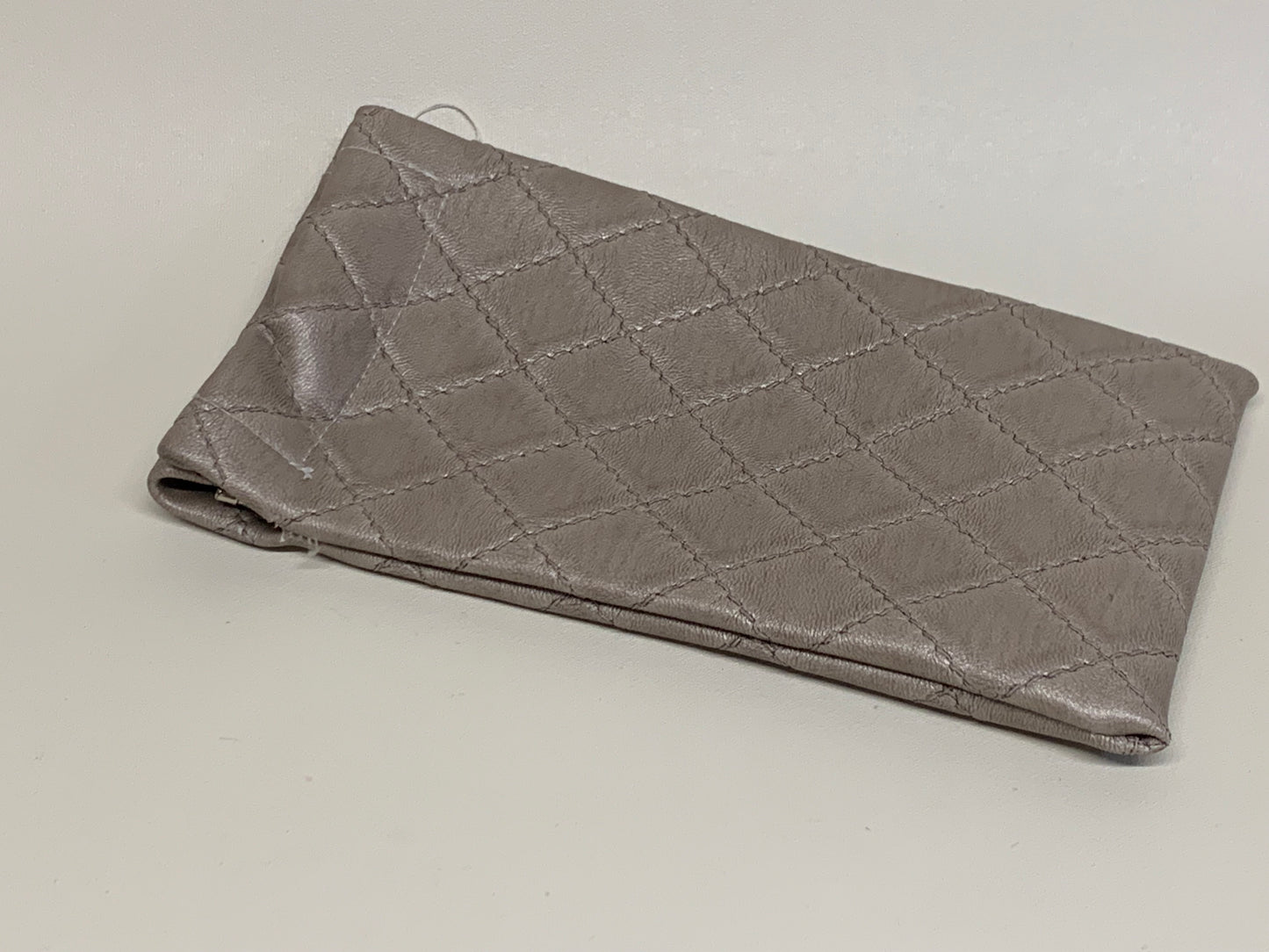 Unlined Pouch with Flex Frame Closure - - Grey vinyl - 3.5" x 7"
