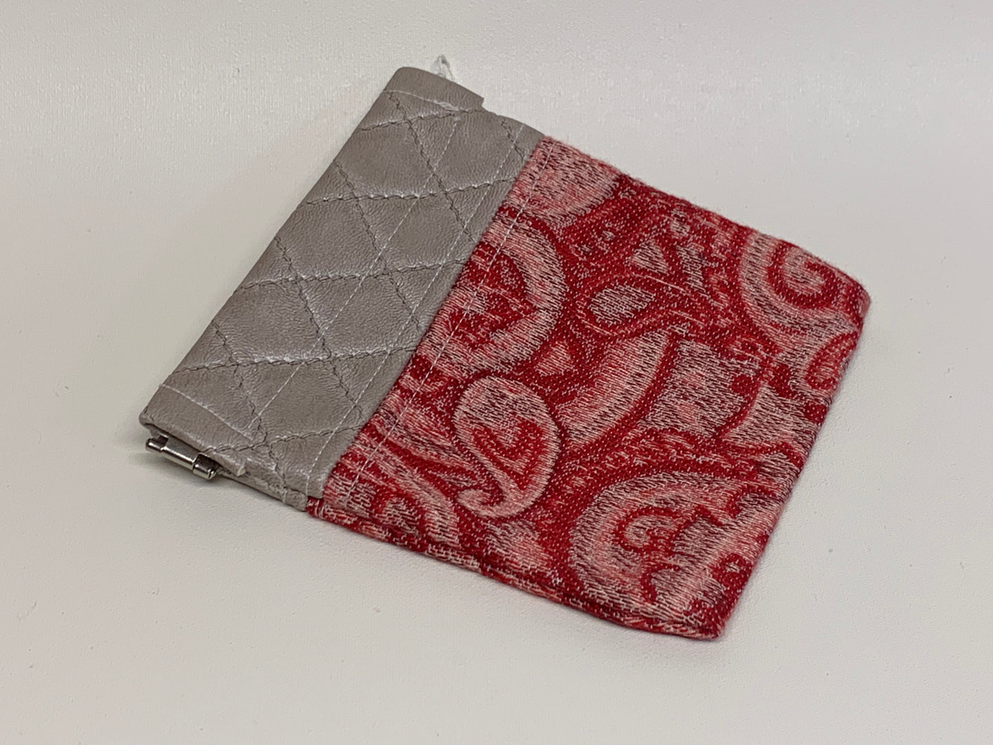 Unlined Pouch with Flex Frame Closure - Tan vinyl top and red/pink fabric bottom - 4.25" x 5"
