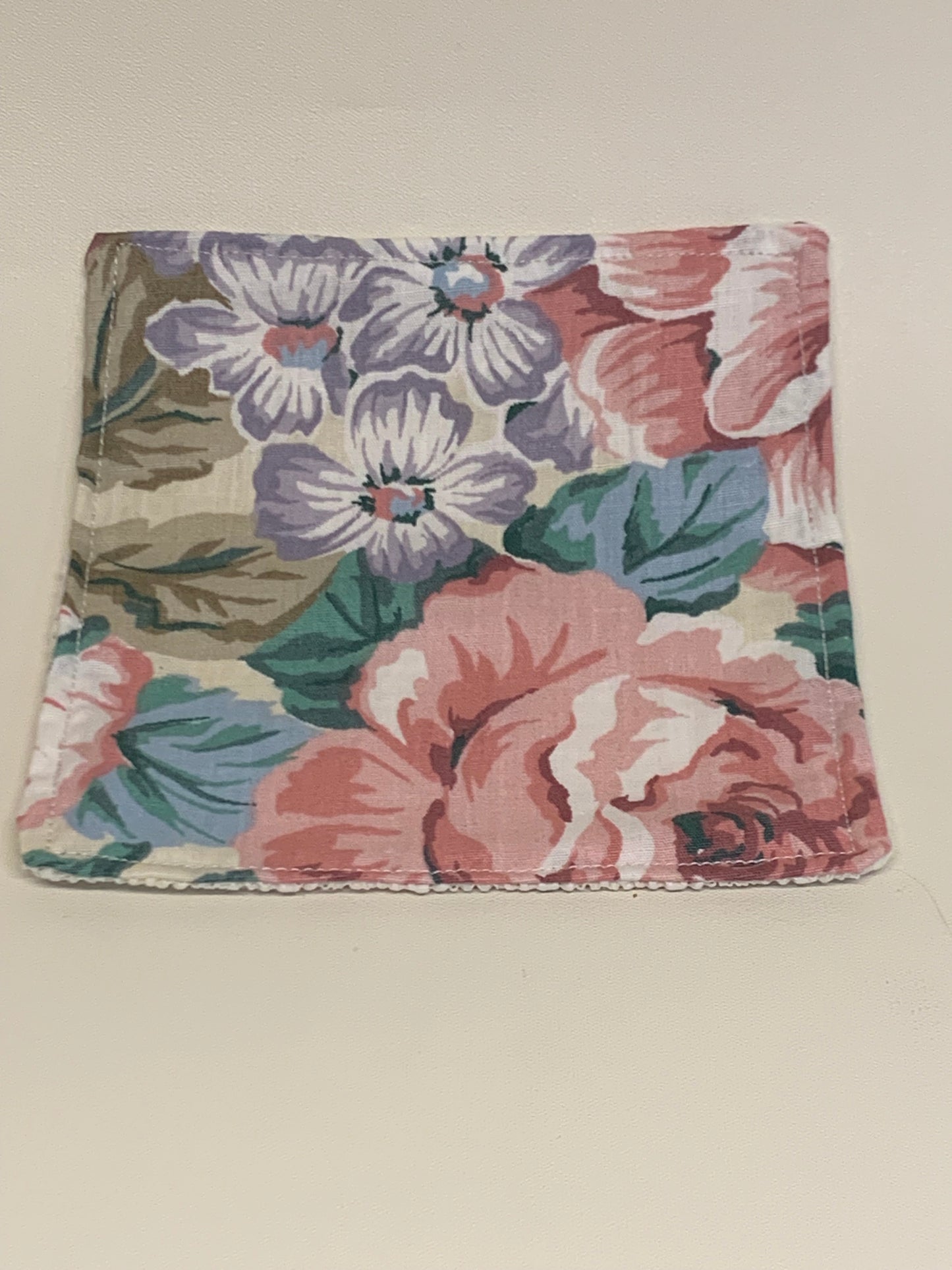 Bottle Gripper - 5.5" x 5.5" - Pastel flowers