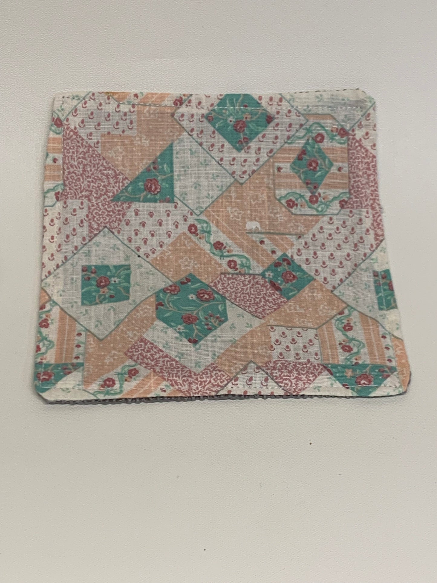 Bottle Gripper - 5" x 5" - Pastel geometrics