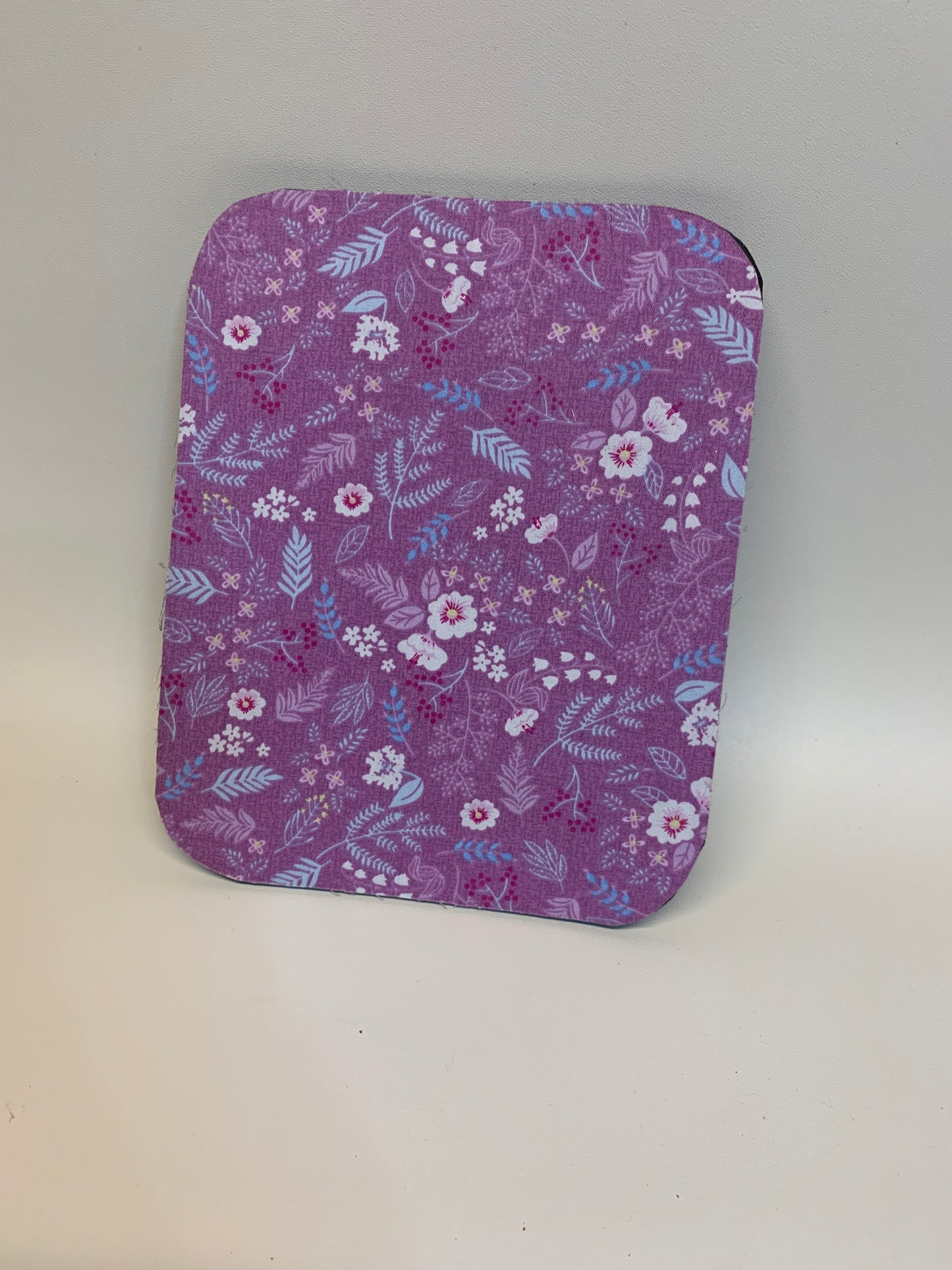 Mouse Pad - 7 1/2" x 9" - Violet floral pattern