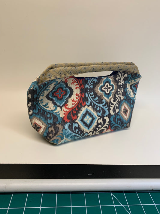 Purse - Multicolor pattern -  wire framed, lined