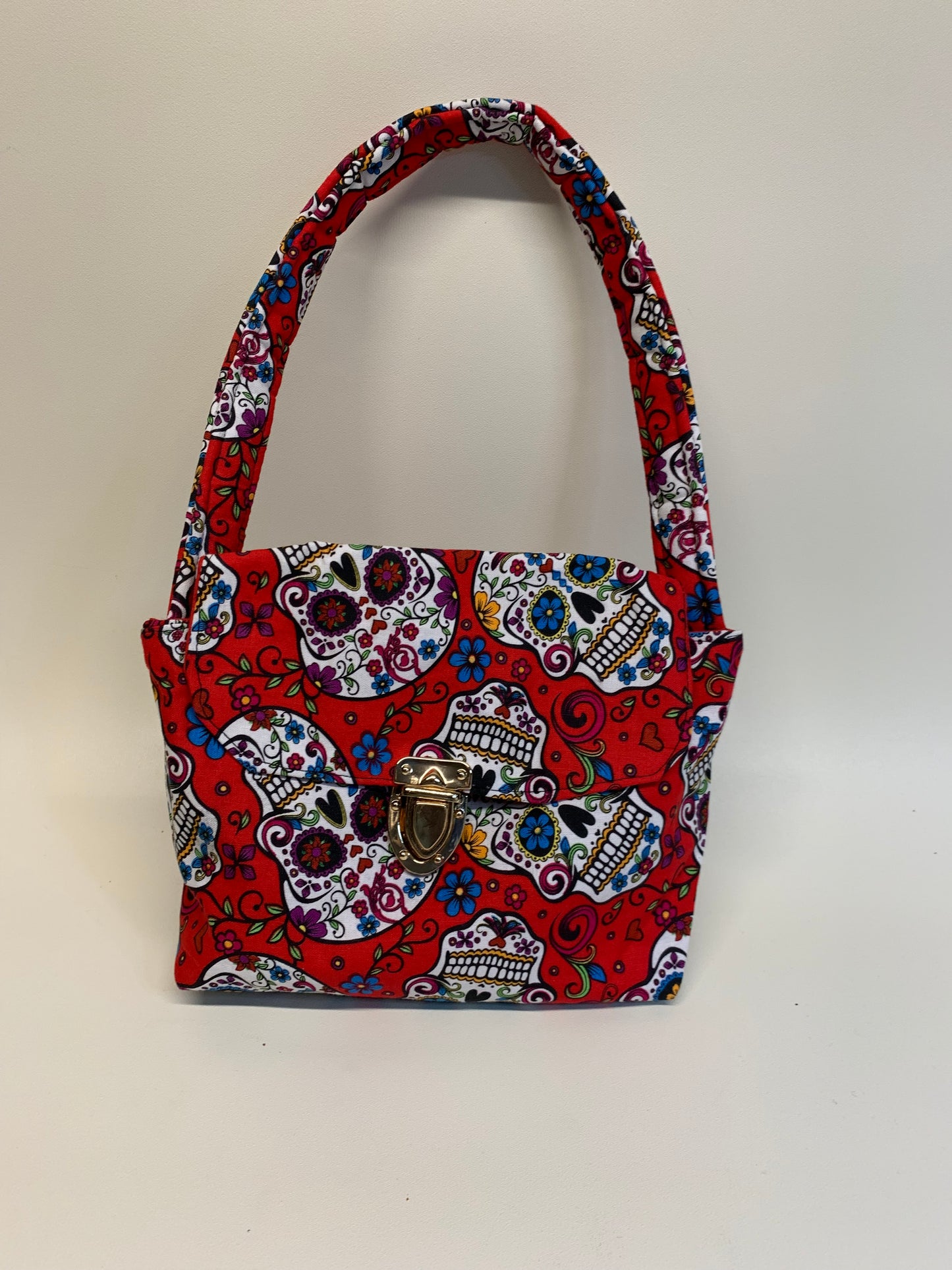 Purse - Red with white skulls, lined