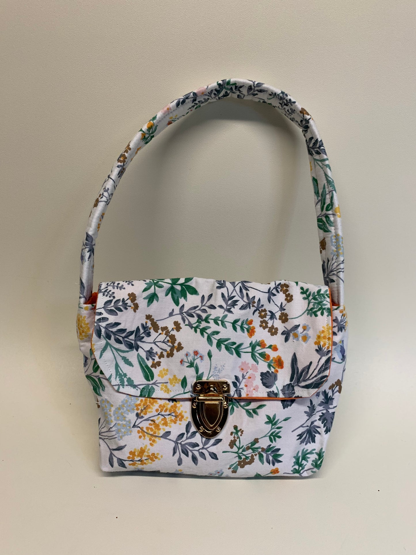 Purse - White with flowers and foliage, lined