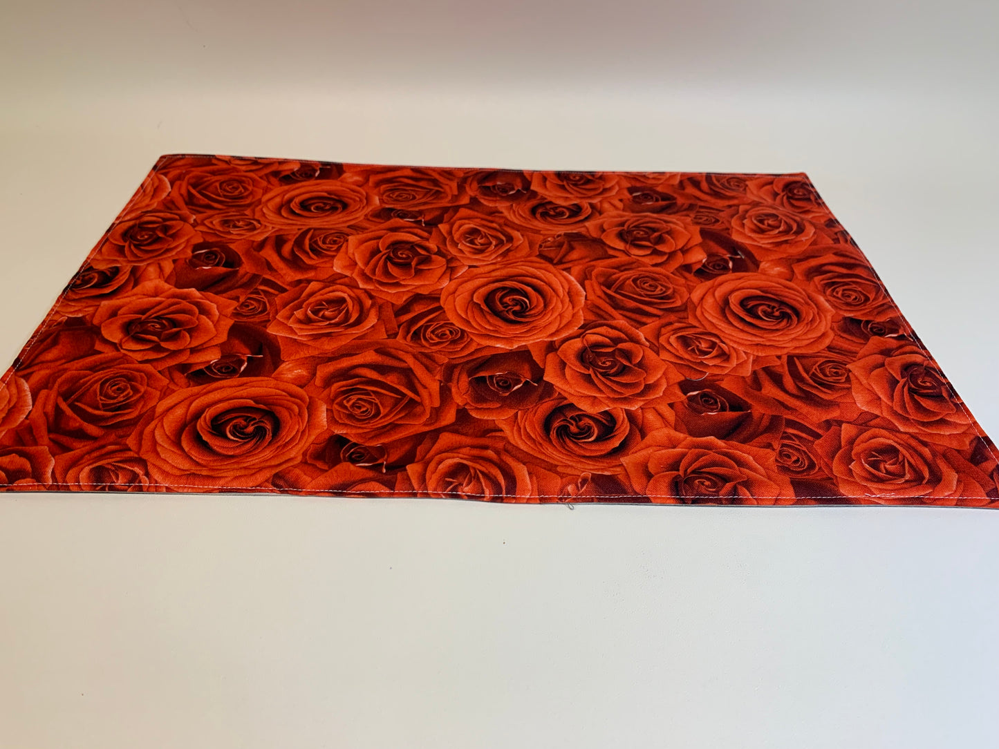 Placemat -Red Roses  -   11 1/2" x 17"