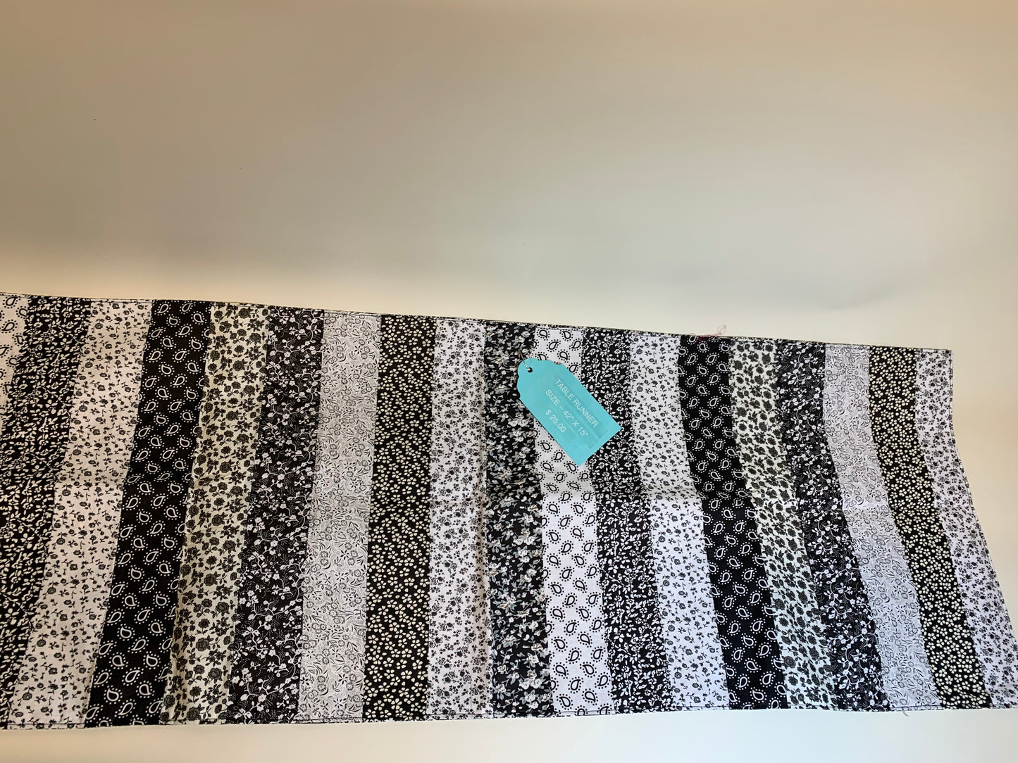 Table Runner Black/white - 42" x 15"