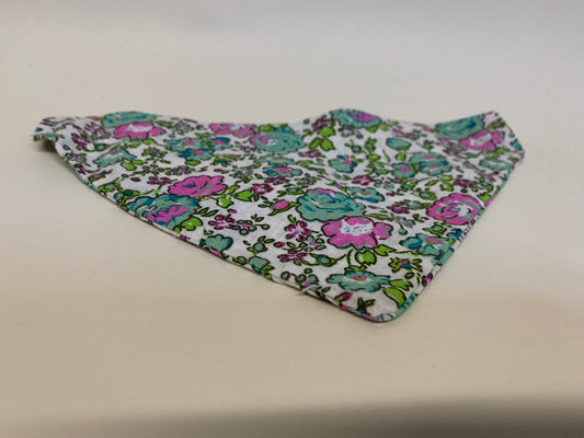 Floral patterned fabric on a plain background