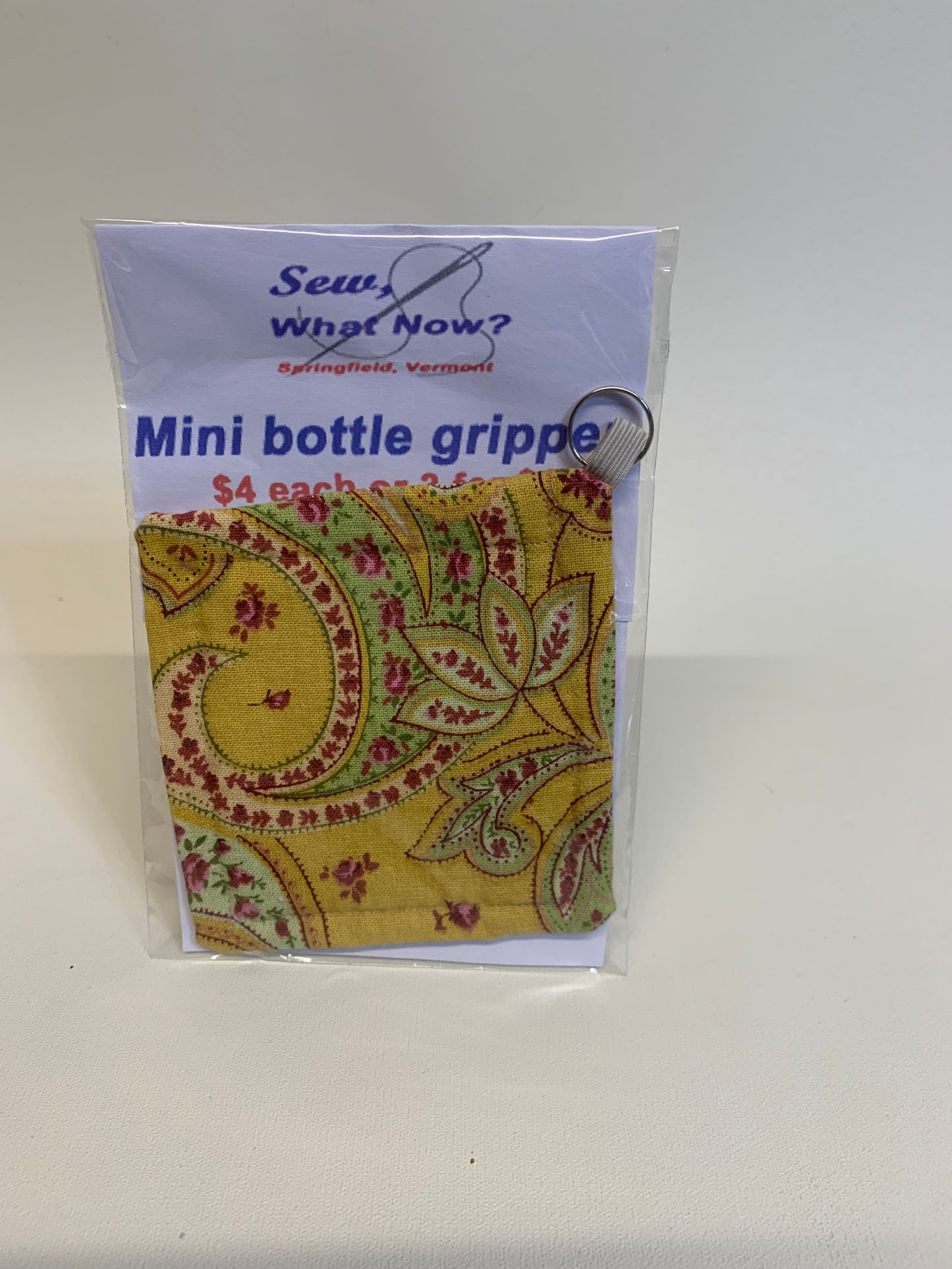 Bottle Gripper (Mini) - 3" x 3" - Yellow paisley