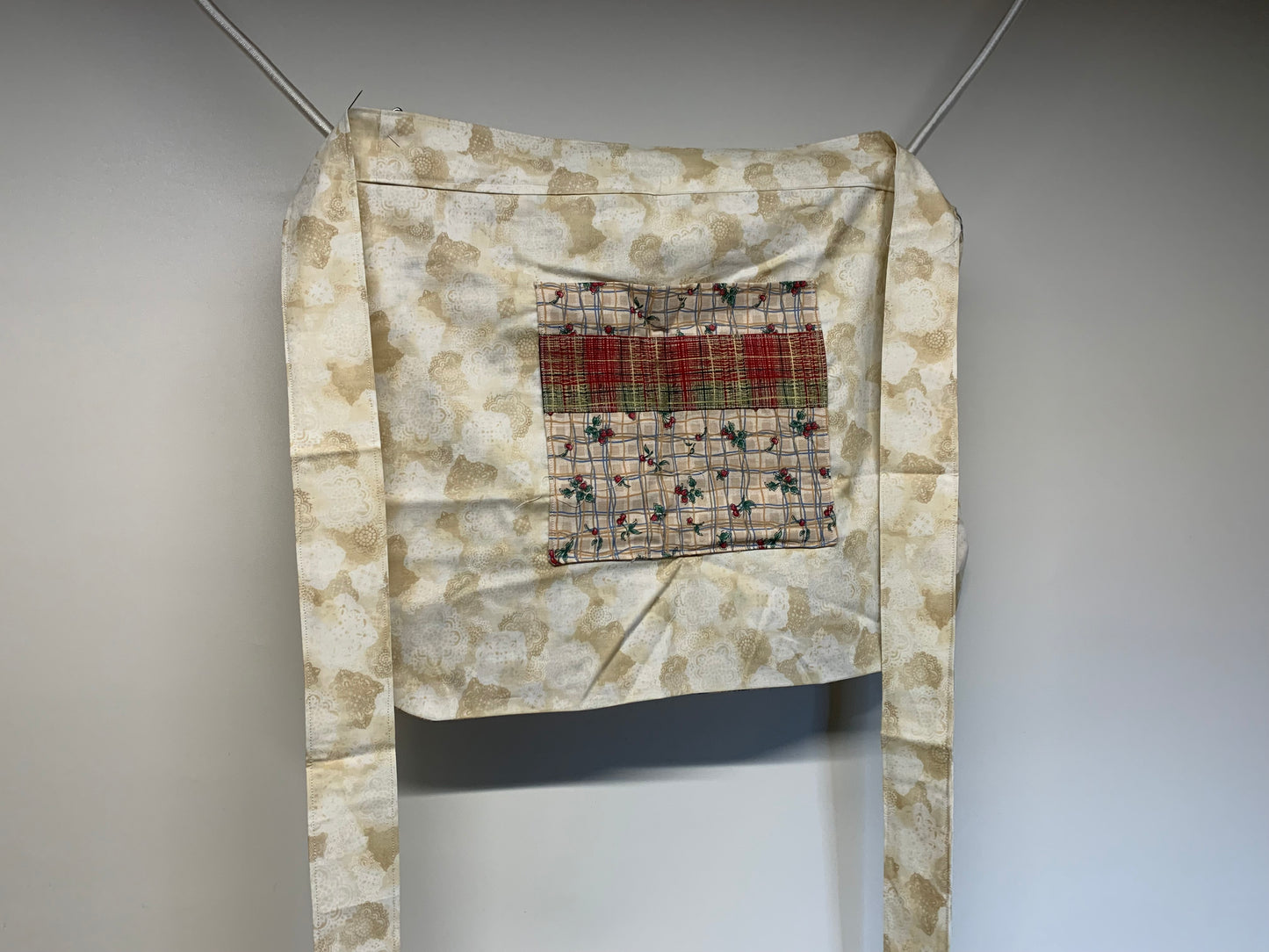 Half Apron - reversable. Beige with berries and tan and red accents
