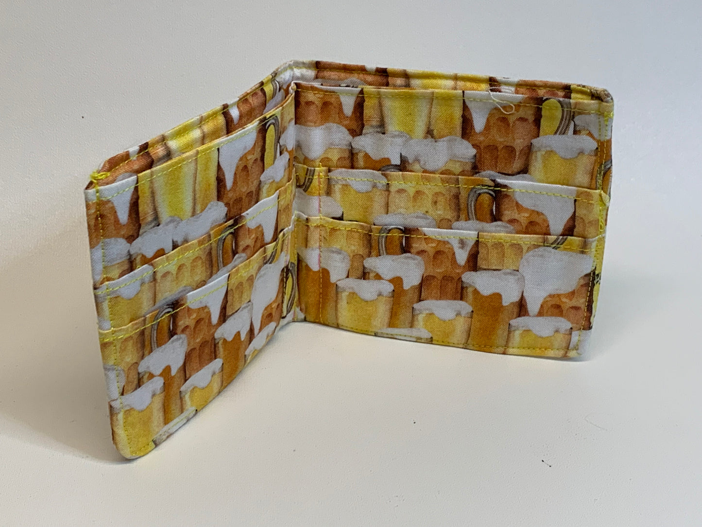 Bi-fold Wallet - Beer glasses