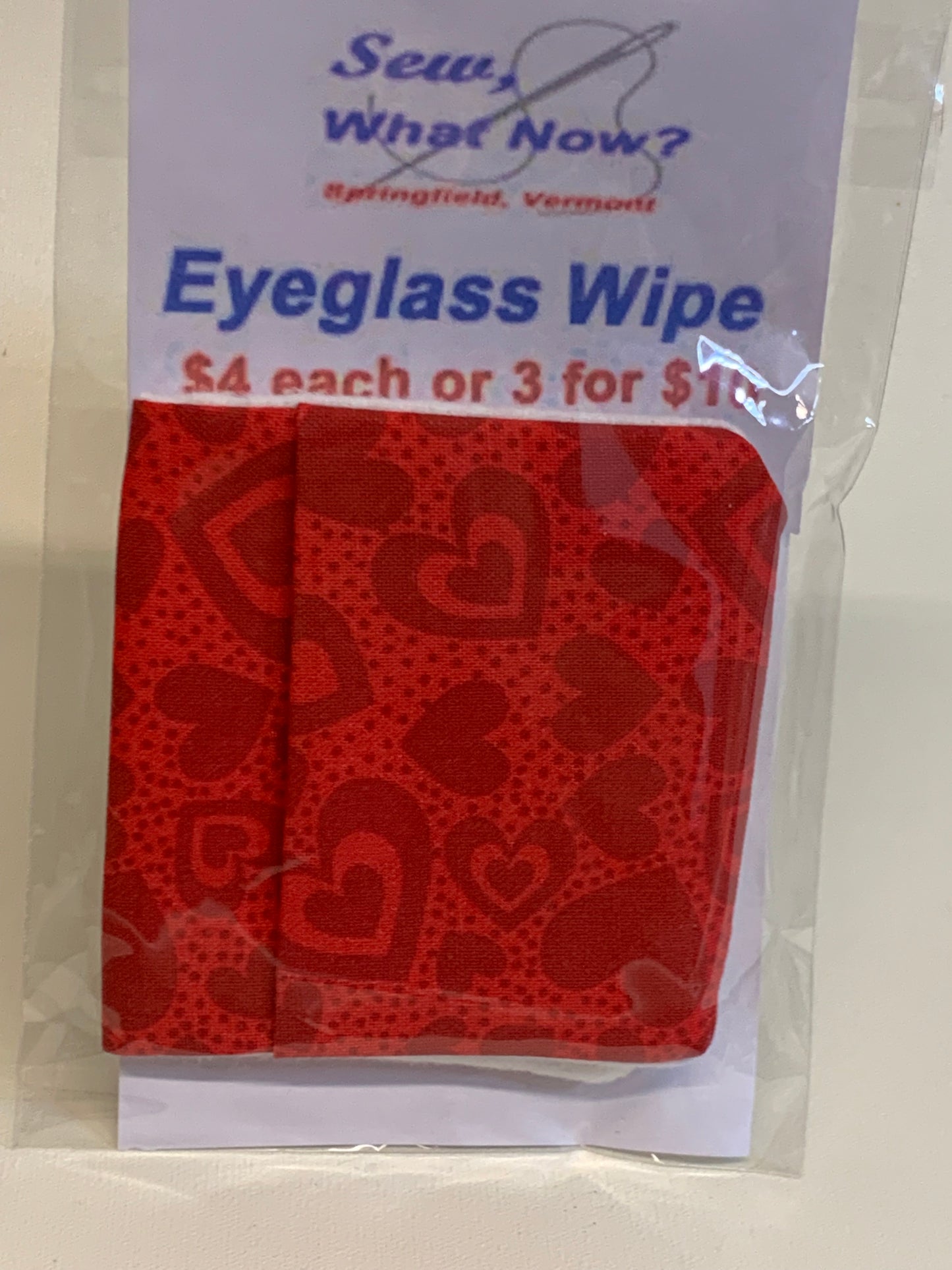 Eyeglass Wipe -Red with hearts