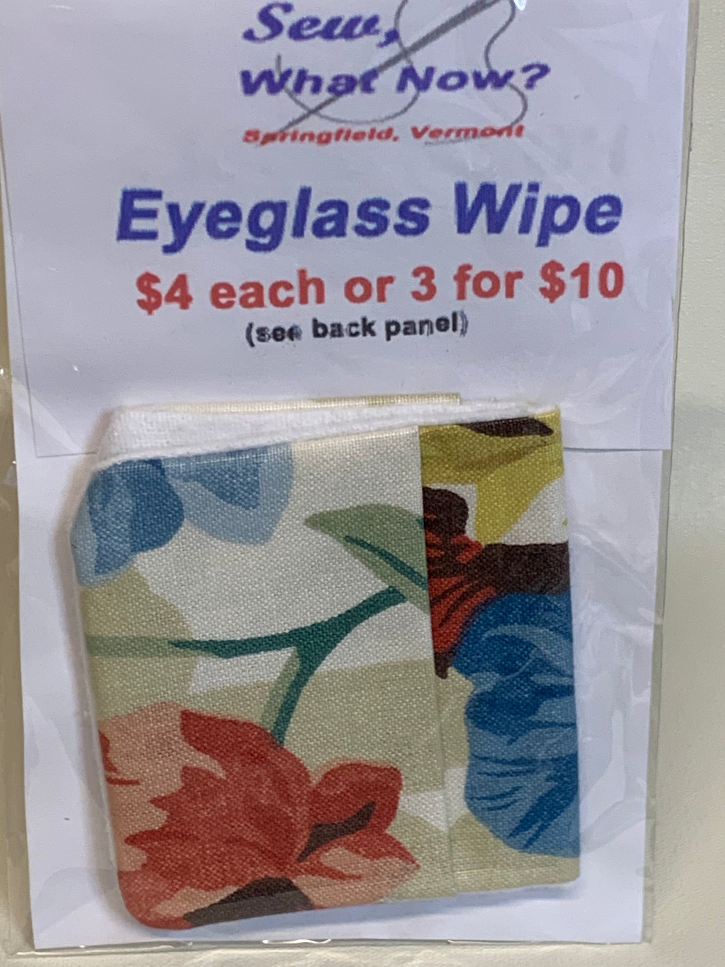 Eyeglass Wipe - White/Tan/Blue/Red florals
