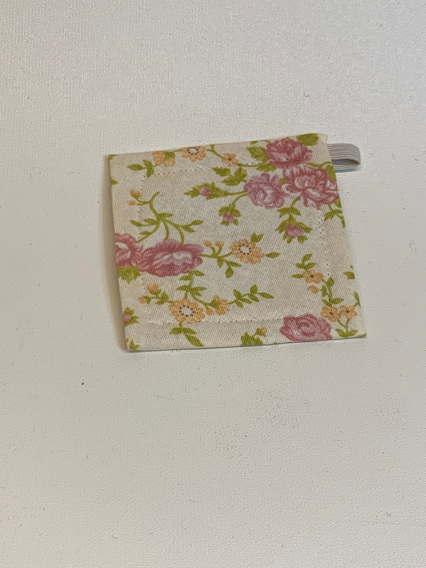 Bottle Gripper (Mini) - 3" x 3" - Beige with flowers