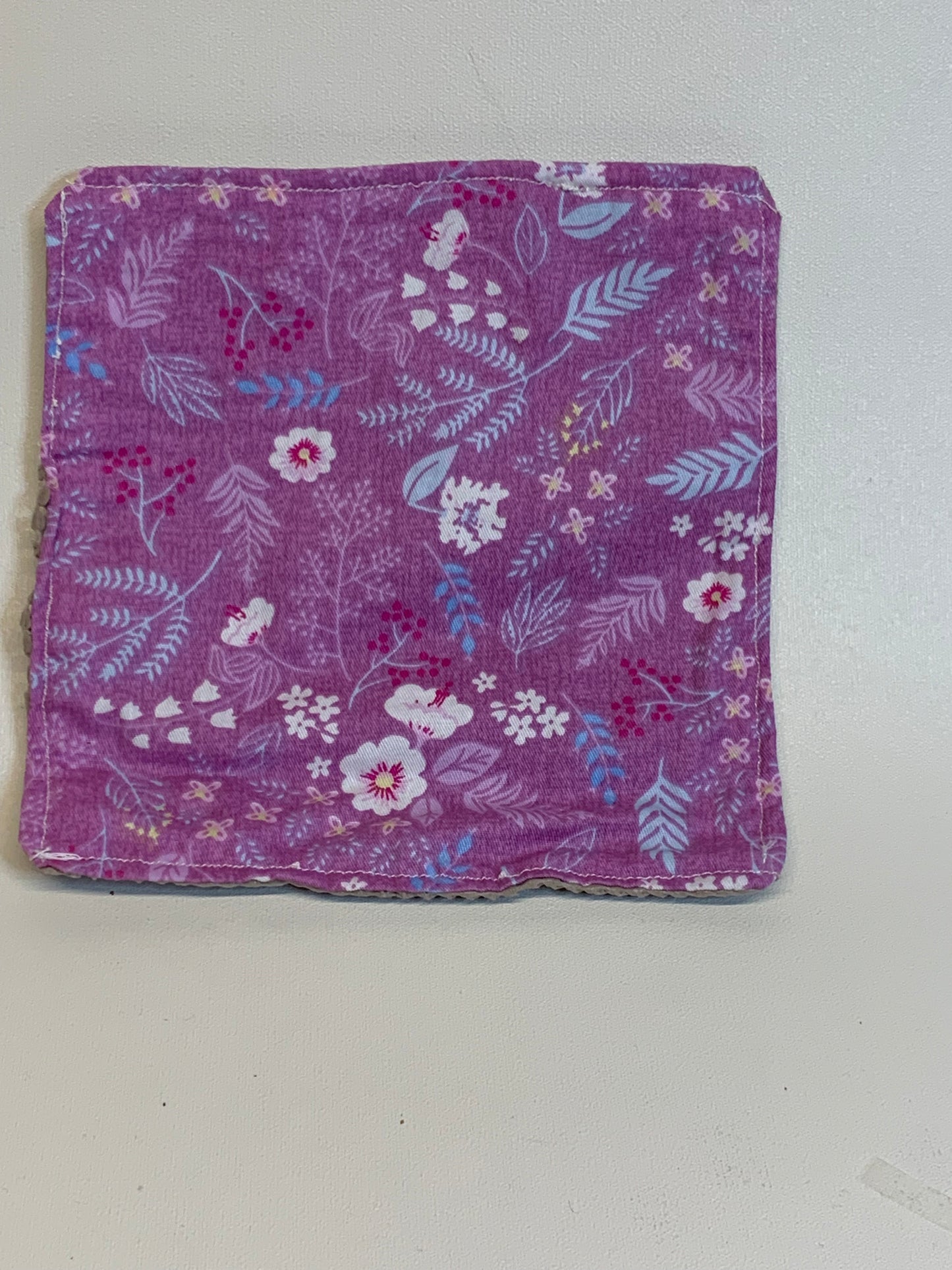 Bottle Gripper - 6" x 6" - Light purple with flowers