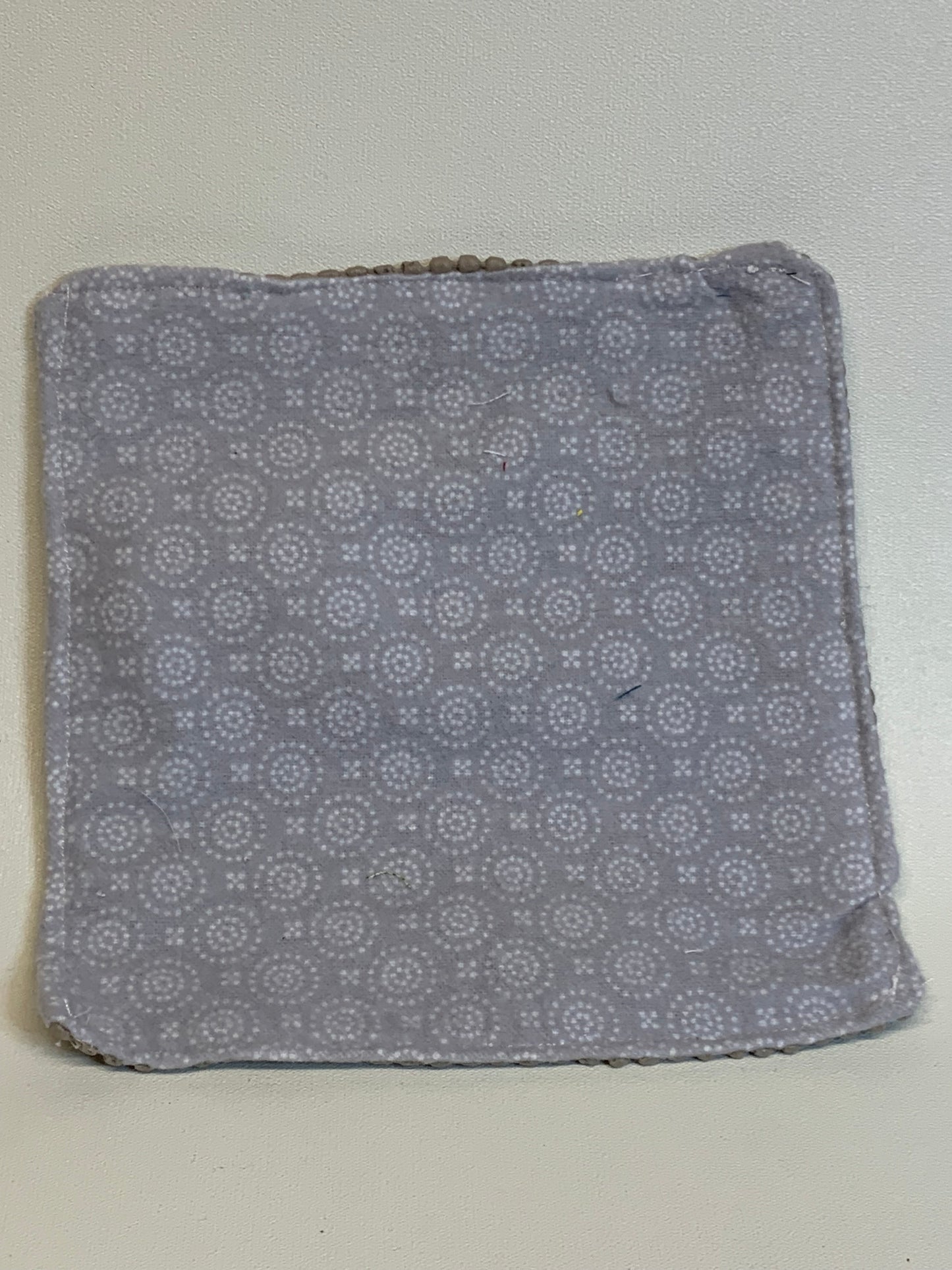 Bottle Gripper - 6" x 6" - Grey geometrics