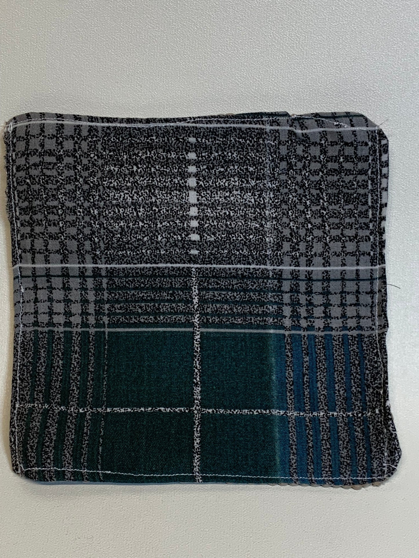 Bottle Gripper - 6" x 6" - Grey/Green plaid