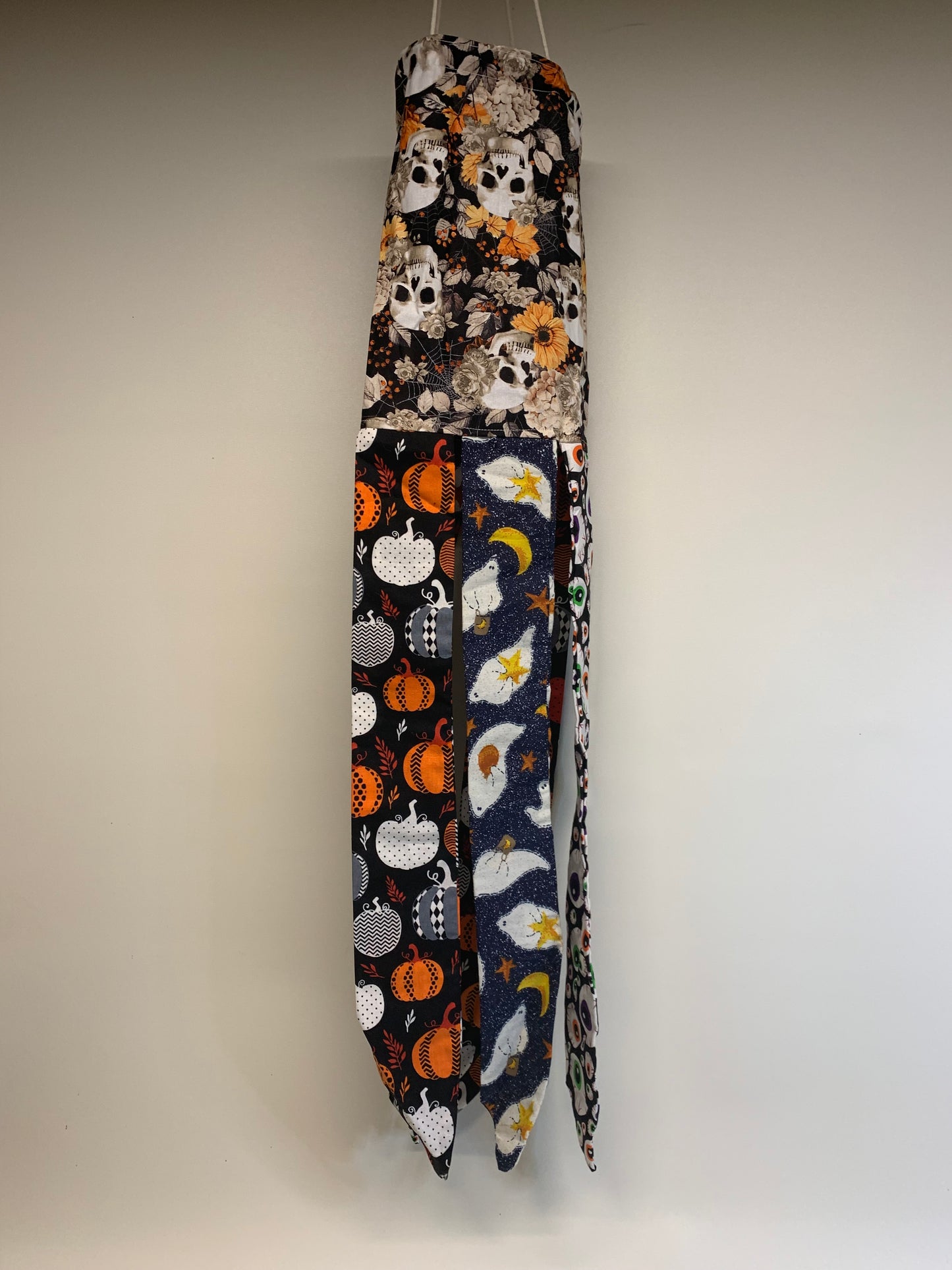 Wind Sock - Halloween Shulls
