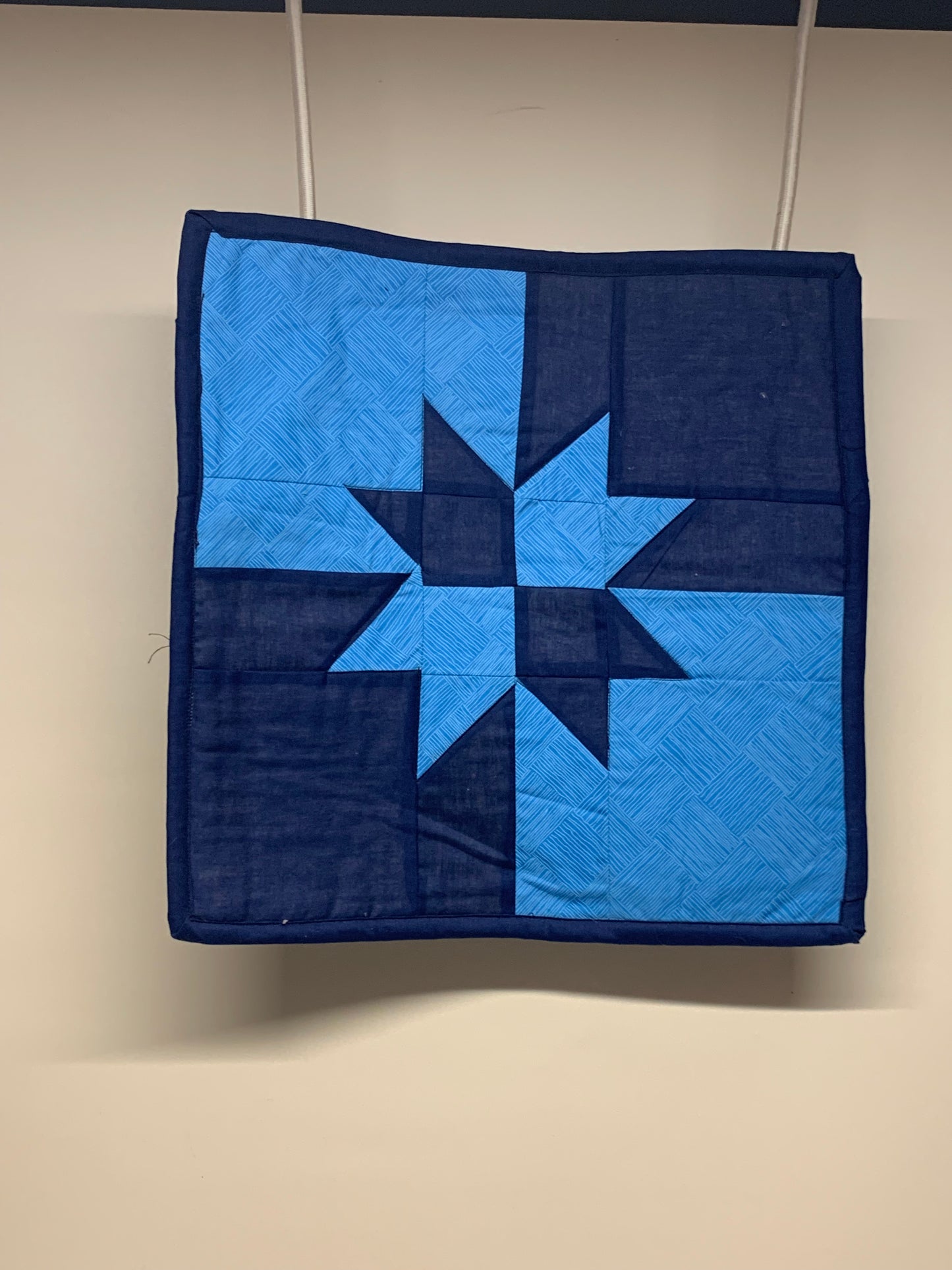 Centerpiece Mat - Light blue and Navy   16" x 16"