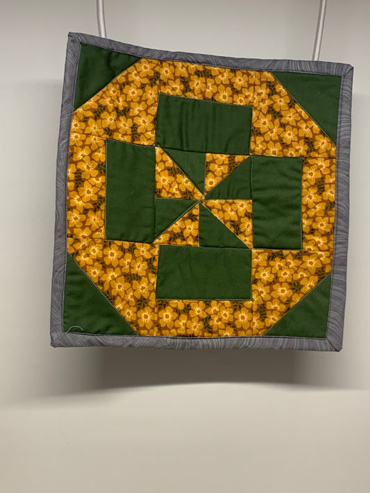 Centerpiece Mat - Green/Gold geometric   15" x 16"