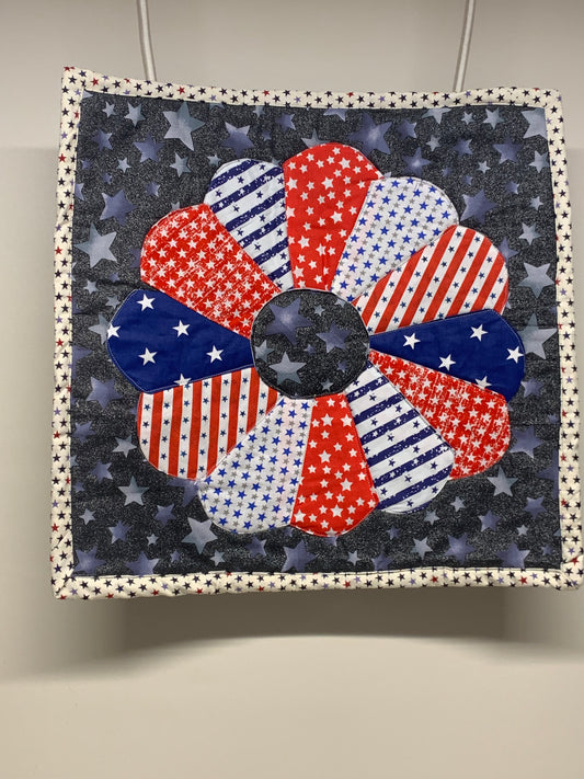 Centerpiece Mat - Patriotic Dresden   17" x 17"
