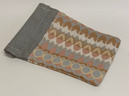 Unlined Pouch with Flex Frame Closure - - Tan vinyl top and off white geometric bottom fabric - 4.5" x 6"