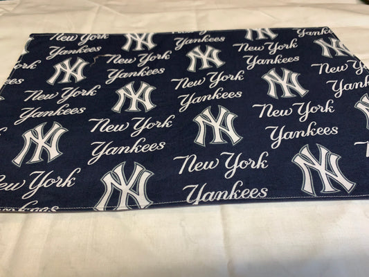 Placemat  - NY Yankees on one side and solid grey on the other side - 11 1/2" x 17"