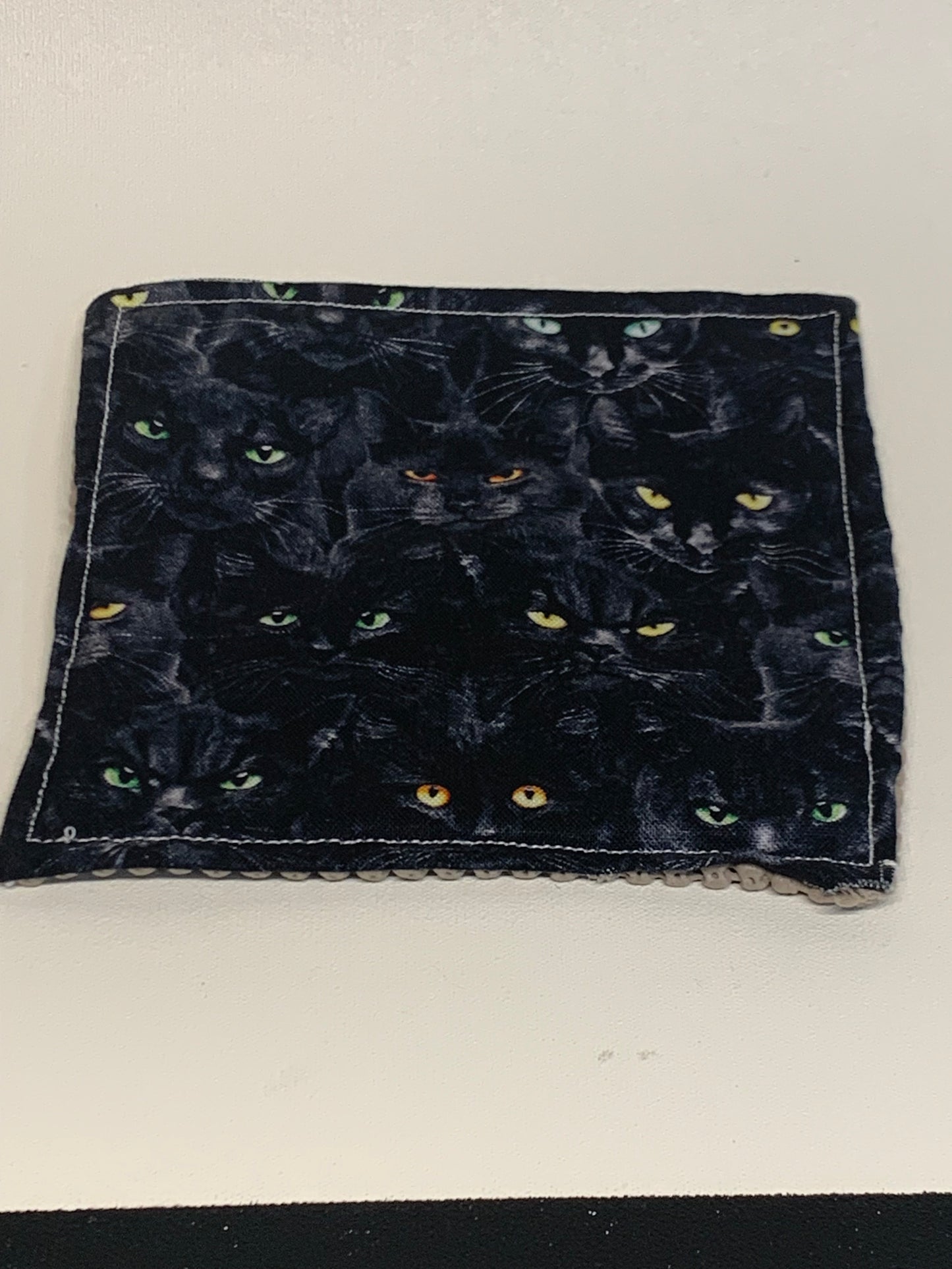 Bottle Gripper - 5" x 5" - Black Cats
