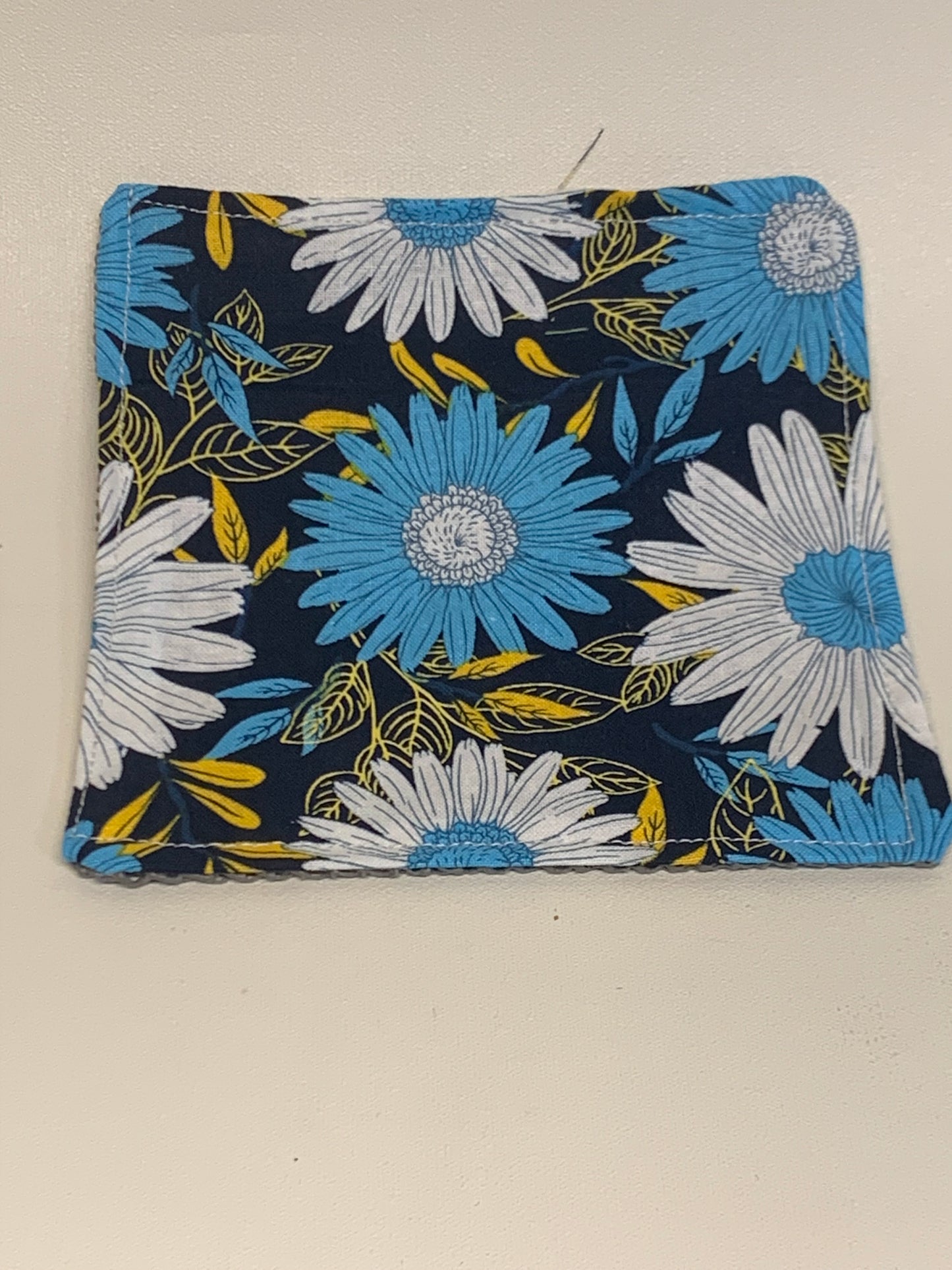 Bottle Gripper - 5.5" x 5.5" - Navy with blue and white flowers